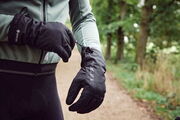 Shimano Clothing Unisex GORE-TEX® GRIP PRIMALOFT® Gloves, Black click to zoom image